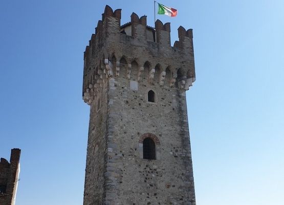 Projekt Erasmus+ spotkanie we Włoszech grafika