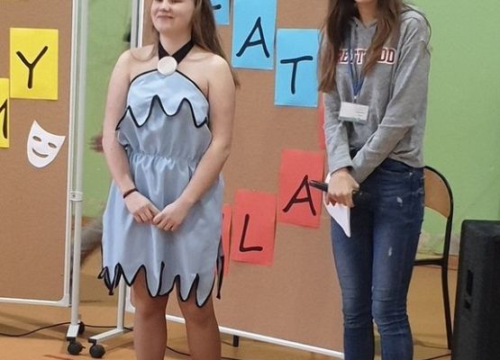 Na szkolnej scenie grafika