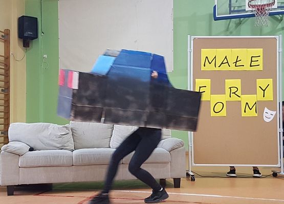 Na szkolnej scenie grafika