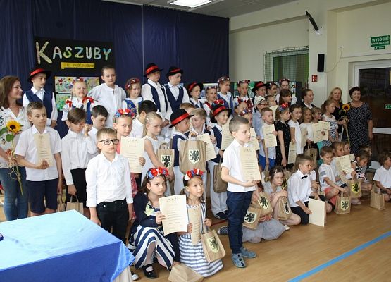 Laureatki konkursu o Kaszubach grafika