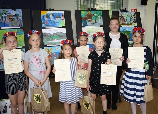 Laureatki konkursu o Kaszubach grafika