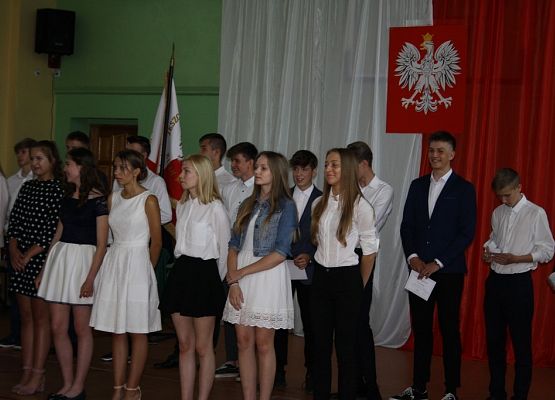 Nadszedł czas na ostatni dzwonek grafika