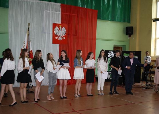 Nadszedł czas na ostatni dzwonek grafika