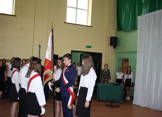 Nadszedł czas na ostatni dzwonek grafika