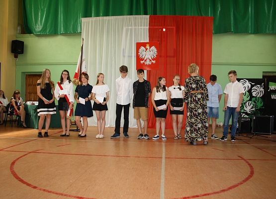 Nadszedł czas na ostatni dzwonek grafika