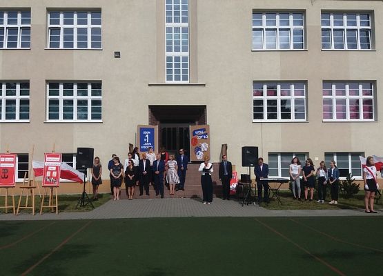 I znów zabrzmiał pierwszy dzwonek grafika