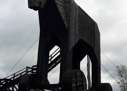 Z wizytą u konia trojańskiego grafika