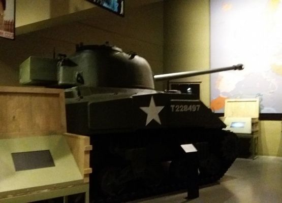 VIIIa i VIIIe z wizytą w Muzeum II Wojny Światowej grafika