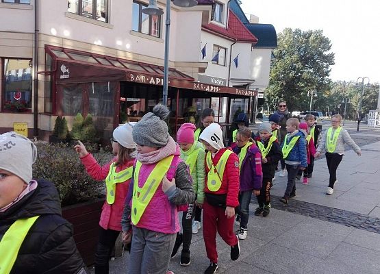 Spacerkiem albo na rowerze grafika