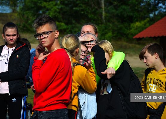 Spacerkiem albo na rowerze grafika