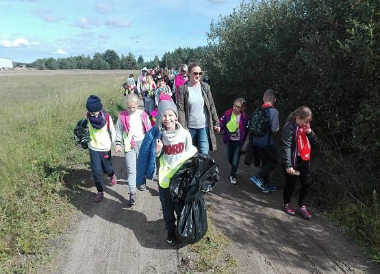 Spacerkiem albo na rowerze grafika