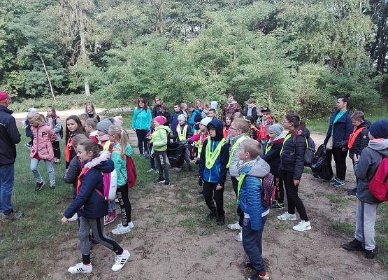 Spacerkiem albo na rowerze grafika