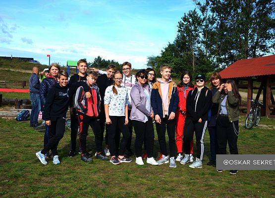 Spacerkiem albo na rowerze grafika