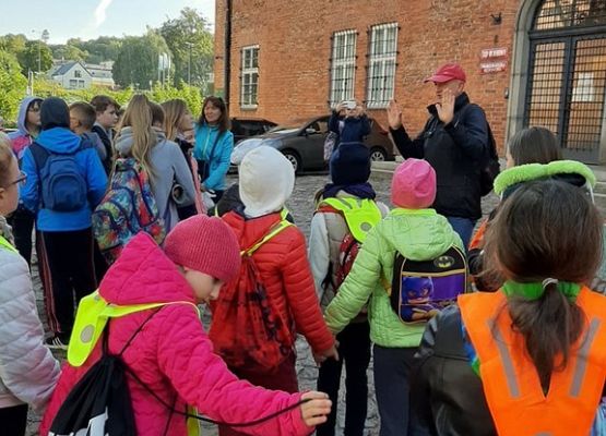 Spacerkiem albo na rowerze grafika