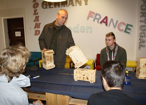 Pomagamy ptakom przetrwać zimę grafika