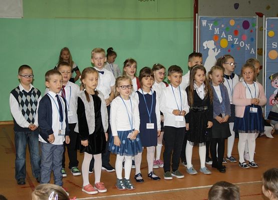 Pasowanie pierwszoklasistów grafika