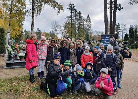 Szkoła pamięta grafika