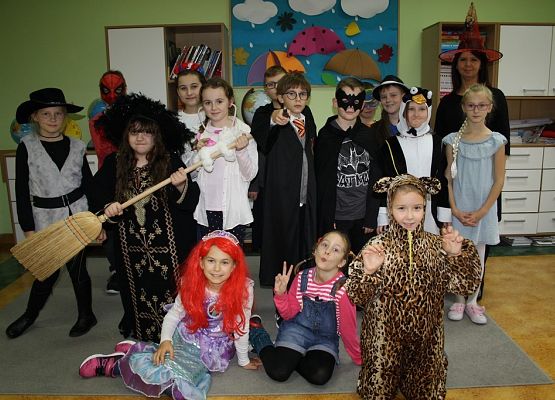 Święto bajkowych postaci grafika