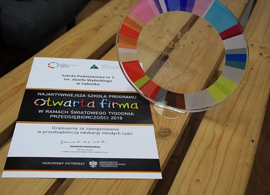 Jedynka po raz drugi laureatem programu „Otwarta firma” grafika