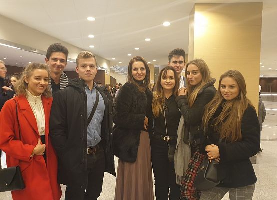 Czwartkowy wieczór w Teatrze Muzycznym w Gdyni grafika