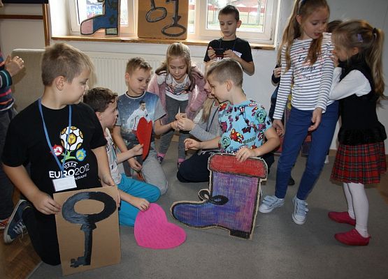 „Dziś cień wosku ci ukaże, co ci życie niesie w darze” grafika