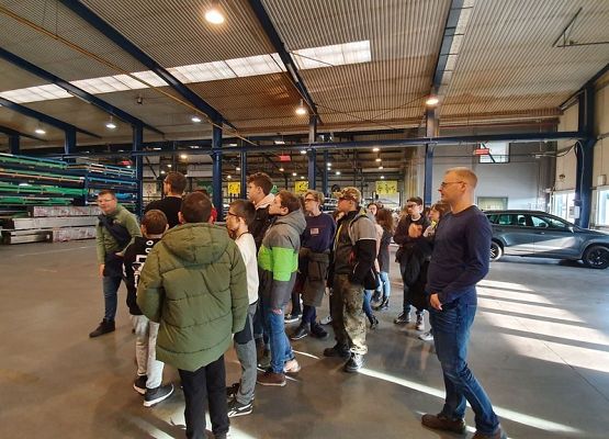 Wizyta uczniów  klasy VIIa w firmie MEYN grafika