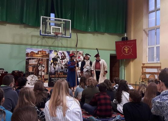 Podróż historyczna od rozbiorów do odzyskania niepodległości- żywa lekcja historii grafika