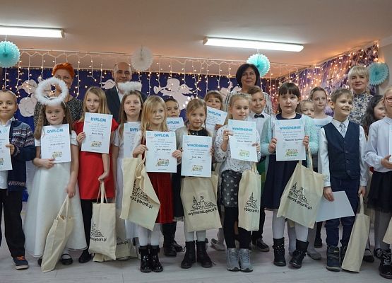 Muzyczne sukcesy uczennic klasy IIb grafika