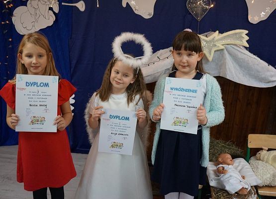 Muzyczne sukcesy uczennic klasy IIb grafika