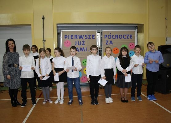 Podsumowaliśmy pierwsze półrocze roku szkolnego grafika