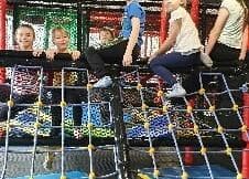 Szaleństwa klasy IIc w sali zabaw Madagaskar grafika