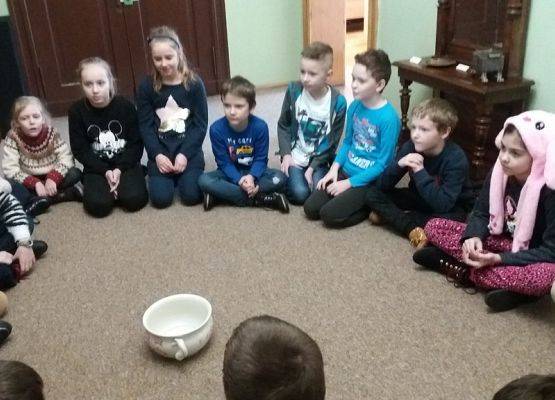 Drugoklasiści z wizytą w lęborskim muzeum grafika