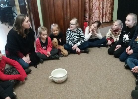 Drugoklasiści z wizytą w lęborskim muzeum grafika