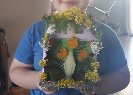 W maryjnym maju wykonaliśmy kapliczki grafika