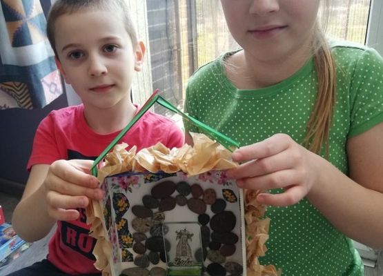 W maryjnym maju wykonaliśmy kapliczki grafika