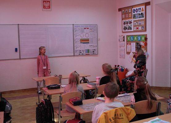 W przeddzień święta oświaty grafika