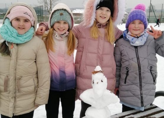 Dzieci kochają zimę! grafika