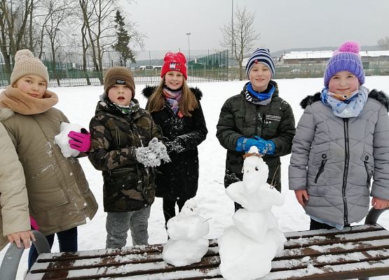 Dzieci kochają zimę! grafika
