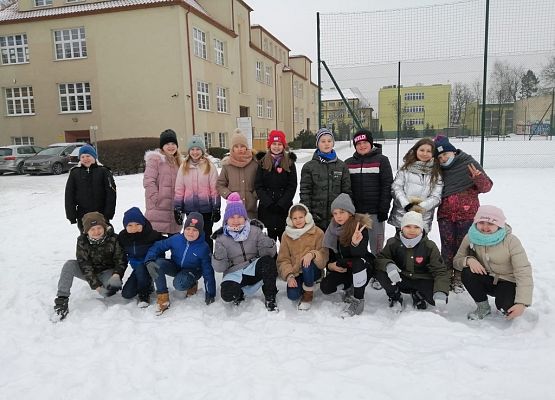 Dzieci kochają zimę! grafika