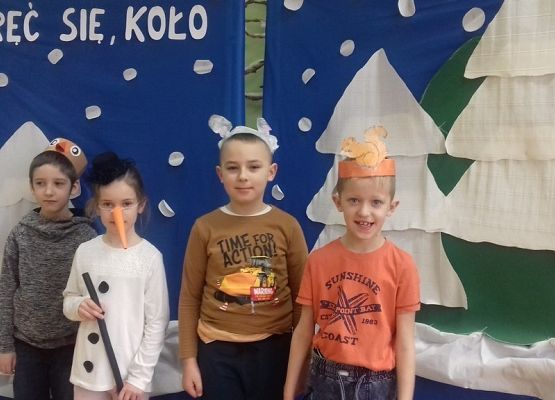 Zimowa inscenizacja grafika