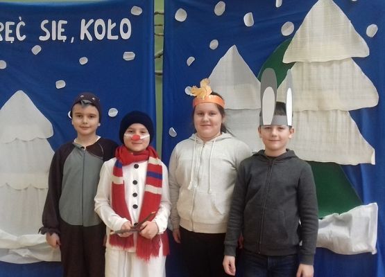 Zimowa inscenizacja grafika