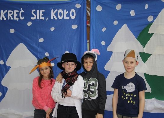 Zimowa inscenizacja grafika