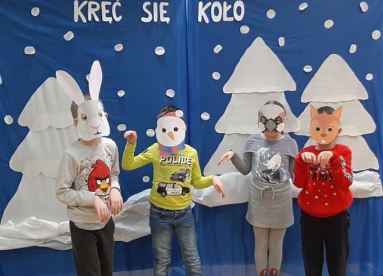 Zimowa inscenizacja grafika