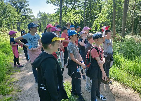 Wycieczka klasy 3a grafika