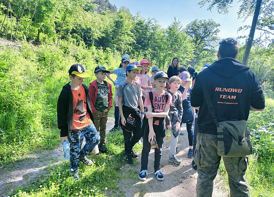 Wycieczka klasy 3a grafika