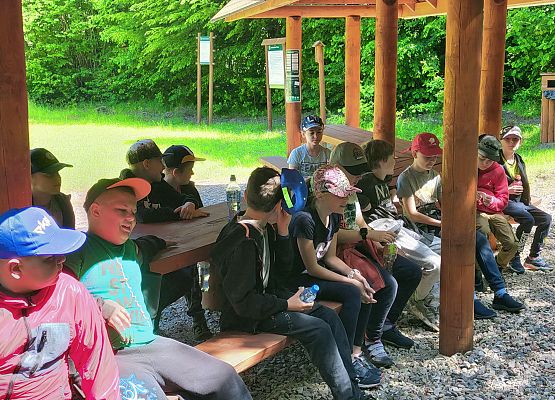 Wycieczka klasy 3a grafika