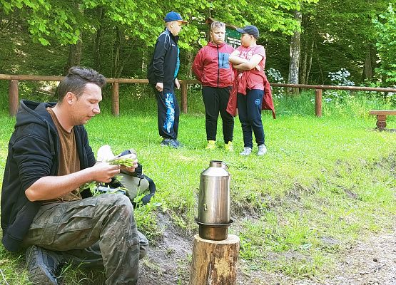 Wycieczka klasy 3a grafika