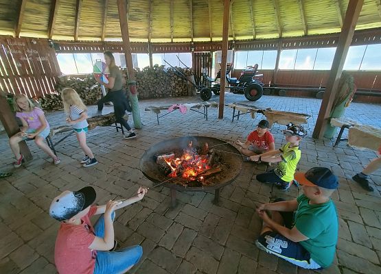 Wycieczka klasy 3a grafika