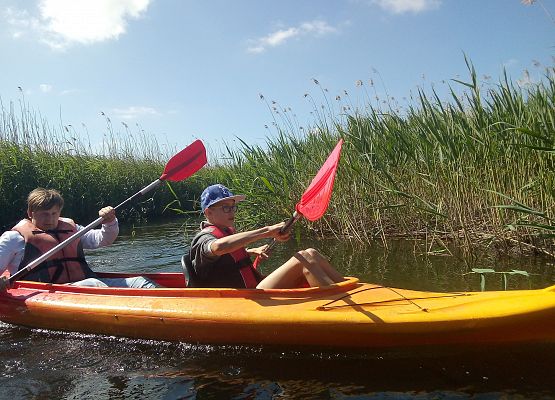 Kajakowa przygoda klasy 8e grafika