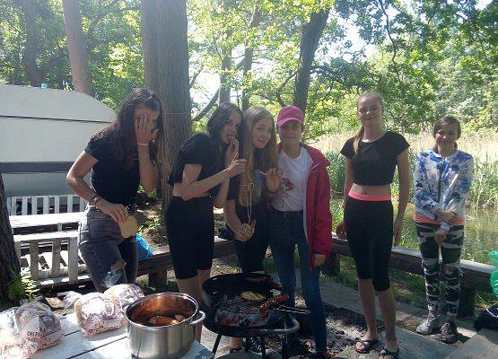 Kajakowa przygoda klasy 8e grafika